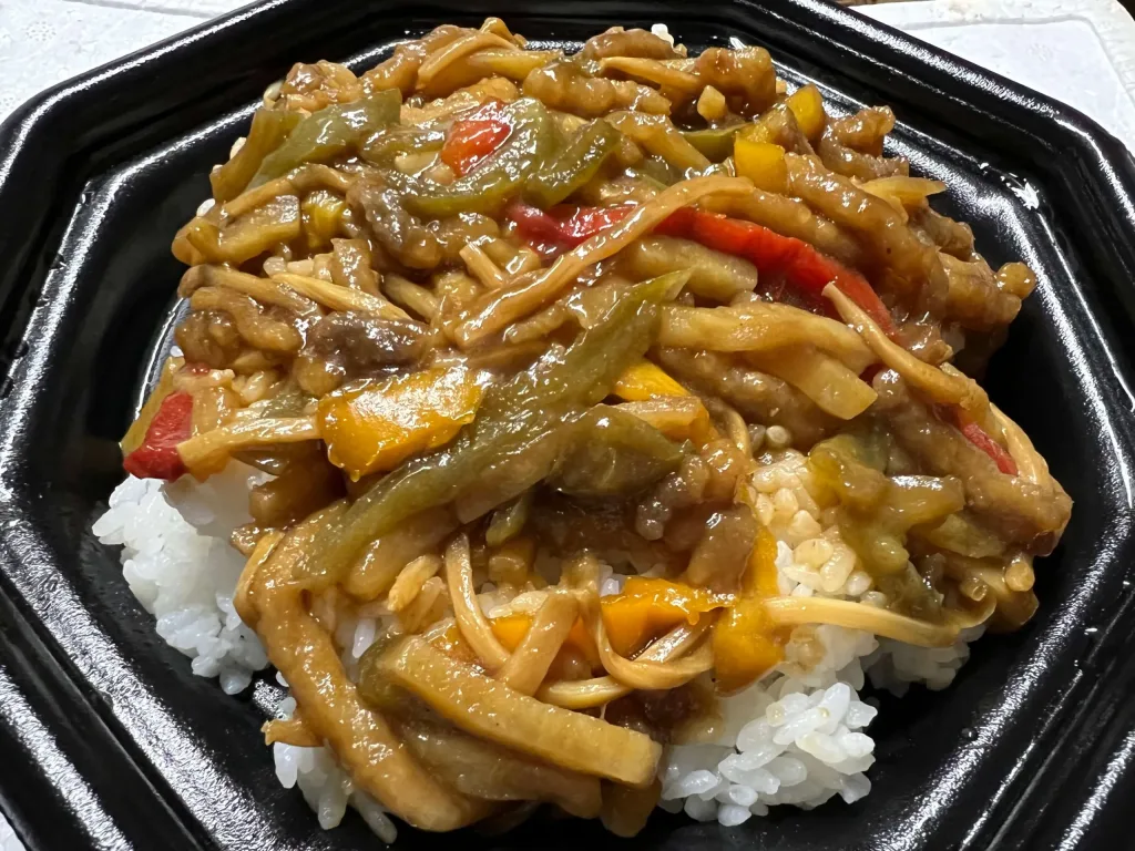 青椒肉絲丼